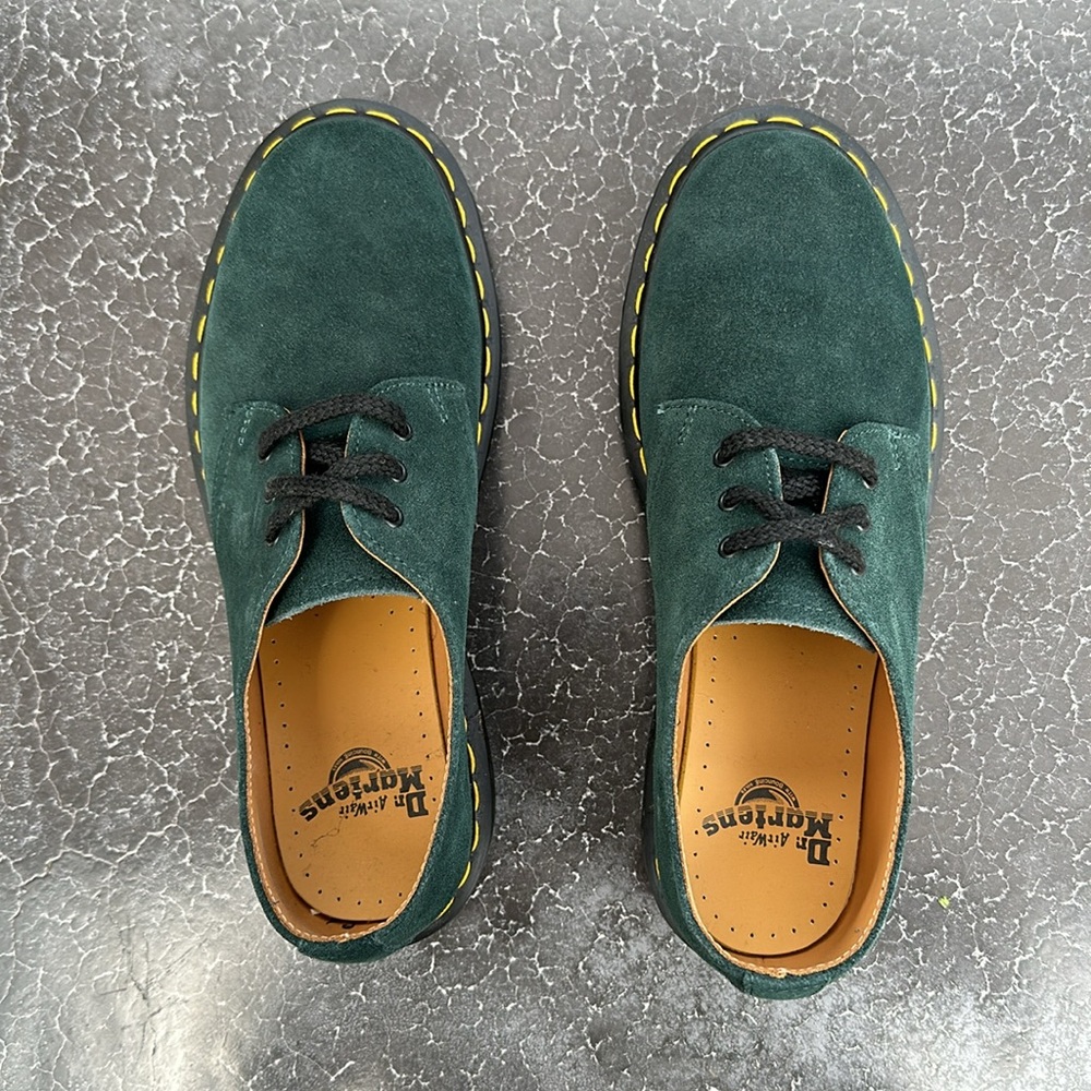 Dr. Martens Originals-sz 39 NWOT